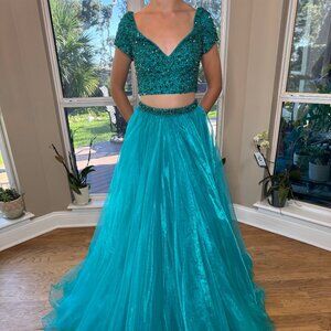 Sherry Hill Peacock 2-piece gown